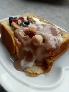Sour cream toast
