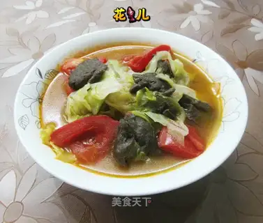 Tomato-covered cabbage