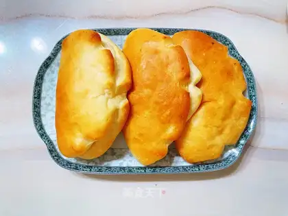 A cloud of meat and bread