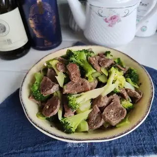 Meatball fried broccoli
