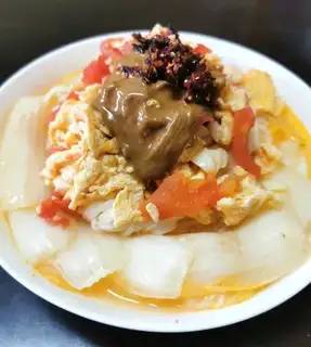 Tomato egg noodles
