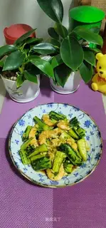 The cucumber with shrimp