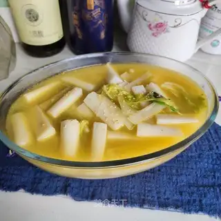 Gold soup and pastry