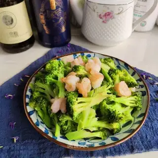 Shrimp fried broccoli