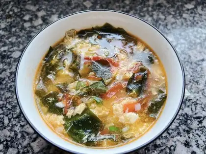 The bouquet and eggflower soup