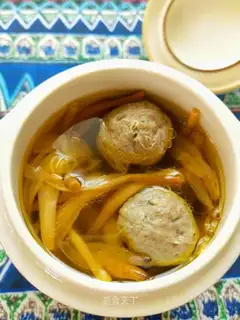 Beefball soup