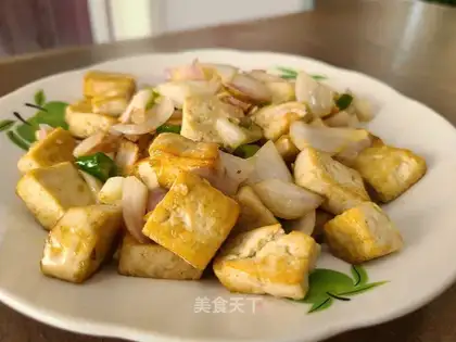 Onion fried tofu