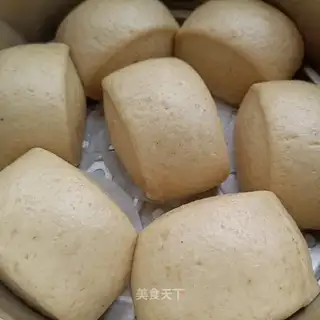 Three wheat buns