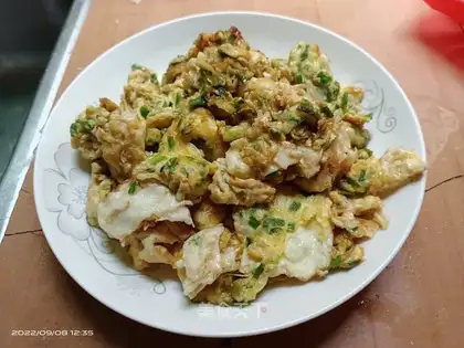 Onion fried eggs