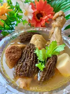 Chicken soup with lamb belly