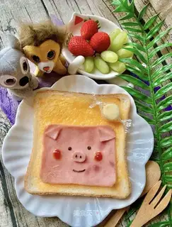Smiling little pig toast