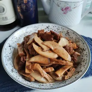 The apricot mushrooms dry the meat