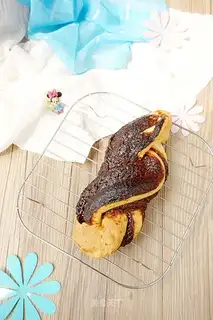 Red sugar sesame yogurt bread