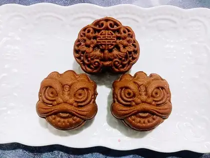 Chocolate moon cake