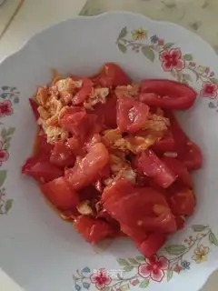 Tomato fried eggs