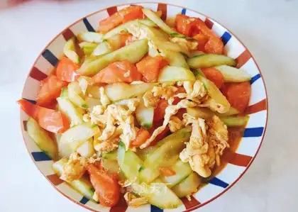 Potato cucumber fried eggs
