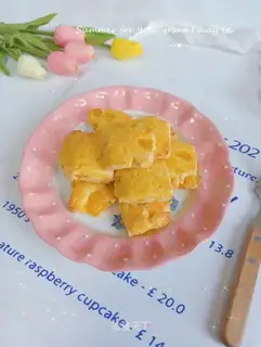 Pineapple cream scon