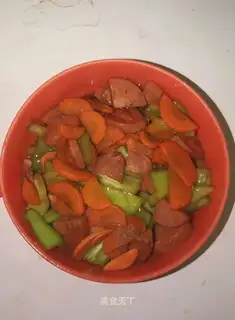 The pepper ham and carrot