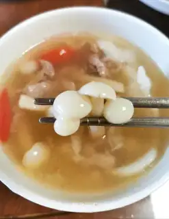 White mushroom cocoon soup