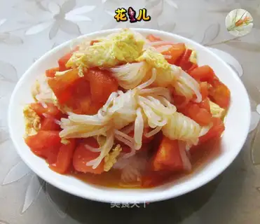 Tomato eggs and tacos