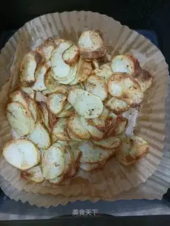 Air fryed potato chips