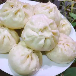 The cabbage bun