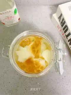 Pear making wine