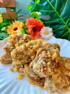 Gold and sand and egg and chicken wings