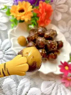 Cinnamon with sugar and chestnuts