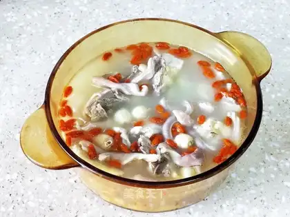 Pork belly chicken soup