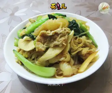 ♪ Eggs white and green ♪