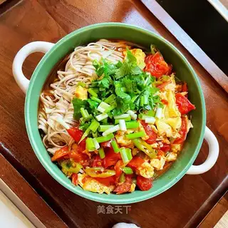 Tomato eggs with wheat noodles