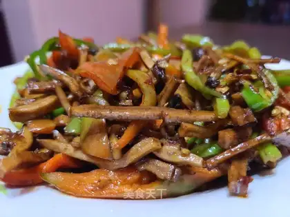 The peppers are burning out of dry squid
