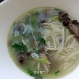 Little chicken crumbs, shrimp noodles