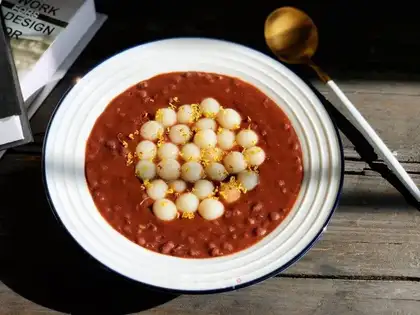 Red bean salsa rice ball soup