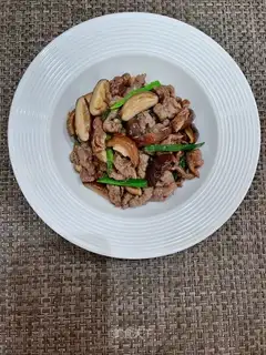 Mushroom beef