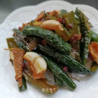 Garlic pickles