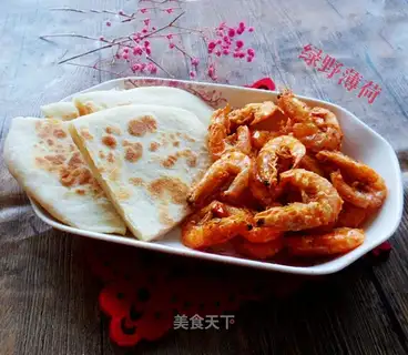 Hotcakes with fried shrimp
