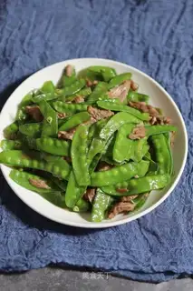 Beef fried Dutch beans