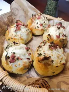 Bacon and garlic bread