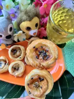 Hand-picked banana rolls