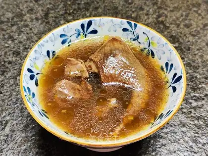 Three or seven tons of pigeon soup