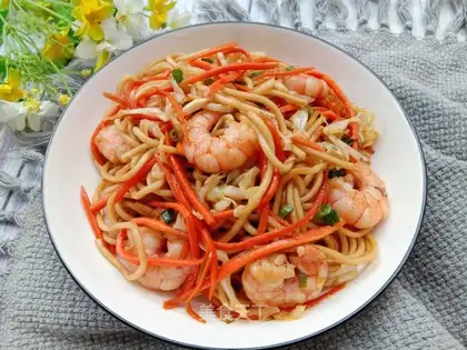 ♪ Candle shrimp noodles ♪