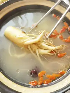 The fresh ginseng pharmacist broth
