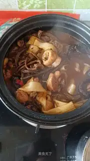 Tea mushroom chicken-legged casserole