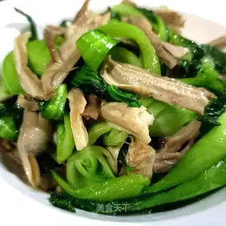Chicken-legged mushrooms and oily cabbage