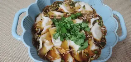 Sour soup and lamb dumplings
