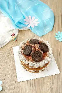 Olio's naked cake