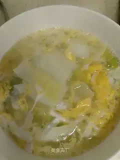Eggflower and gravy soup