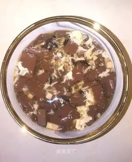 Sour duck blood soup